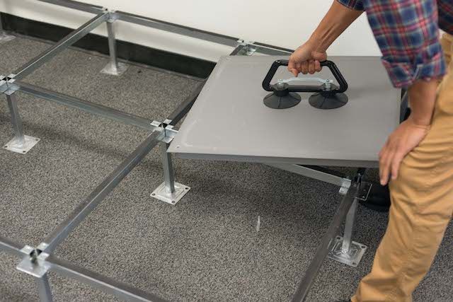 Montajul pardoselilor tehnice